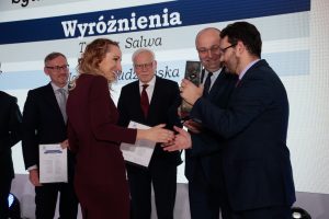 Wręczenie statuetki laureatce mec. Sylwii Gregorczyk-Abram przez prof. Pawła Wilińskiego i Ministra Łukasza Piebiaka, fot borys skrzynski www.artzoom.pl tel 602 216 814 dla Rzeczpospolitej - Ranking Kancelarii Prawnych 2017